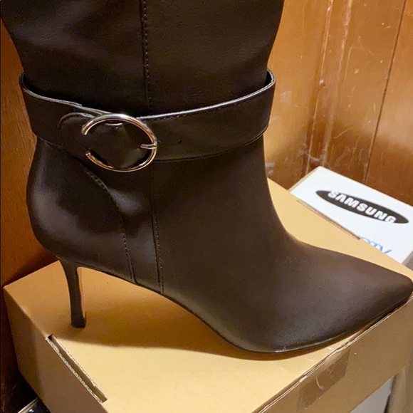 Brand New High Boot with tag - Picture 2 of 5